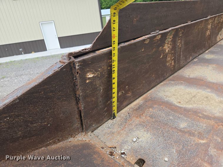 image for item EF1557 2003 Freightliner FL80 hook lift truck