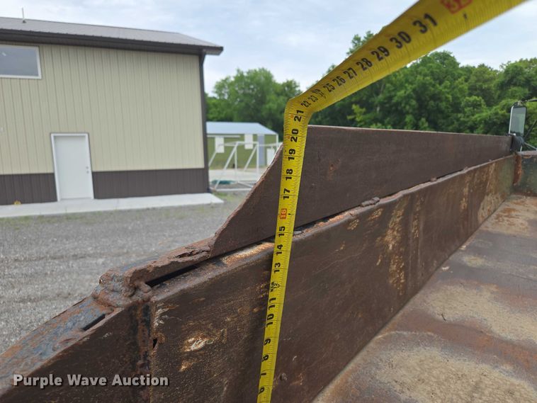 image for item EF1557 2003 Freightliner FL80 hook lift truck