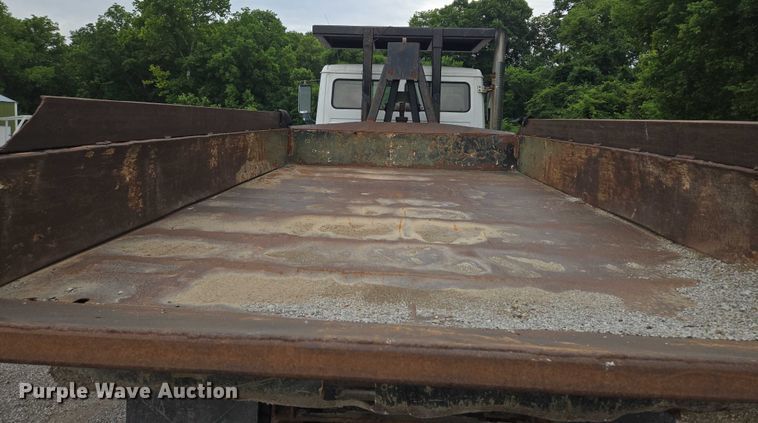 image for item EF1557 2003 Freightliner FL80 hook lift truck