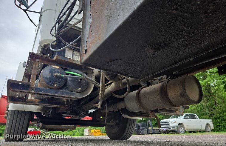 image for item EF1557 2003 Freightliner FL80 hook lift truck