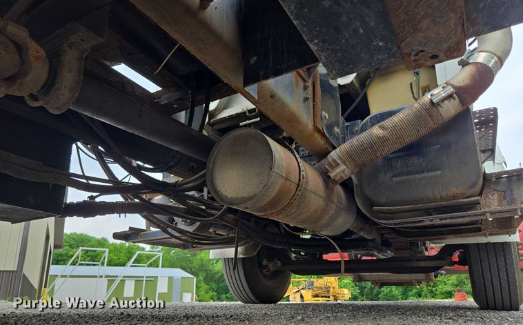 image for item EF1557 2003 Freightliner FL80 hook lift truck