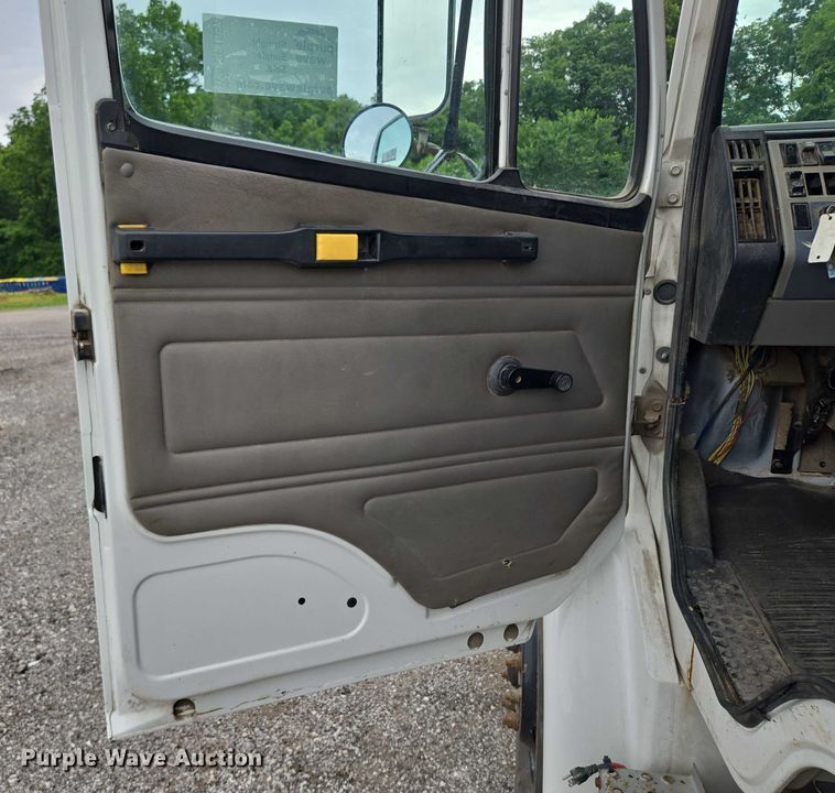 image for item EF1557 2003 Freightliner FL80 hook lift truck
