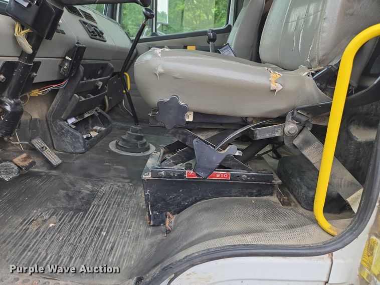 image for item EF1557 2003 Freightliner FL80 hook lift truck