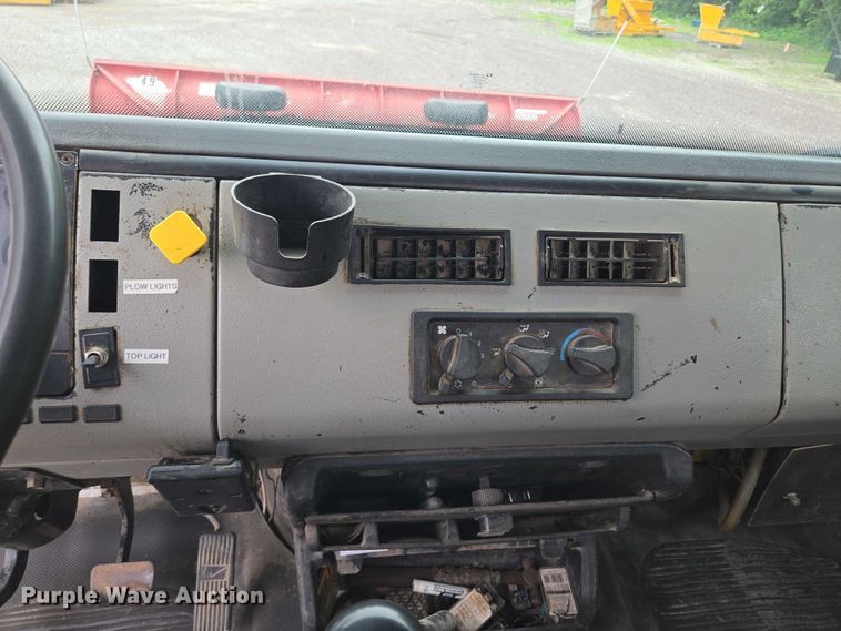 image for item EF1557 2003 Freightliner FL80 hook lift truck