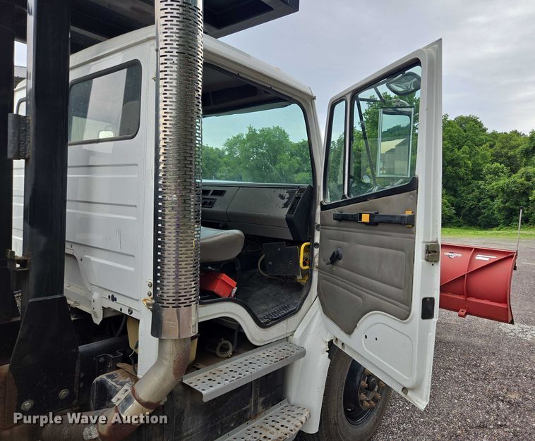 image for item EF1557 2003 Freightliner FL80 hook lift truck