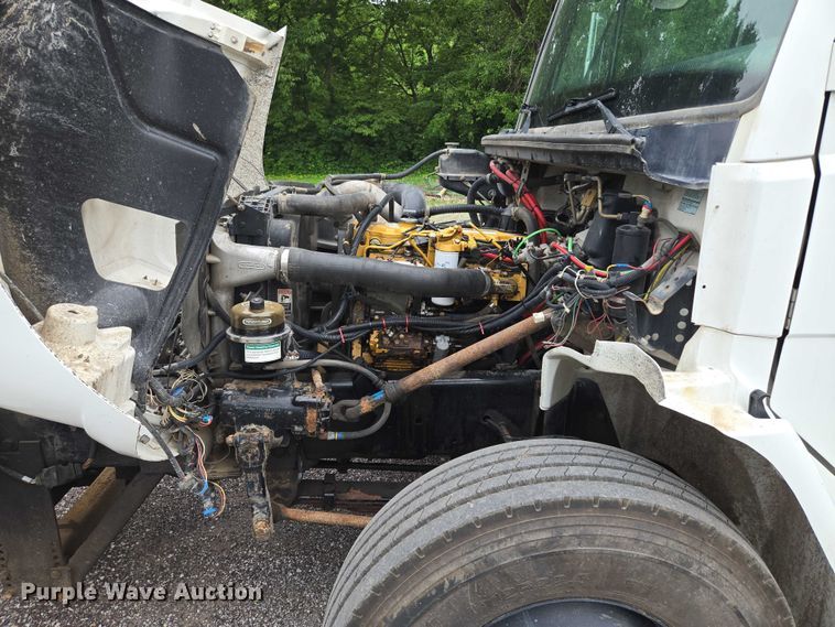 image for item EF1557 2003 Freightliner FL80 hook lift truck