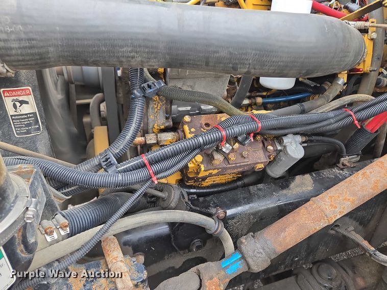 image for item EF1557 2003 Freightliner FL80 hook lift truck