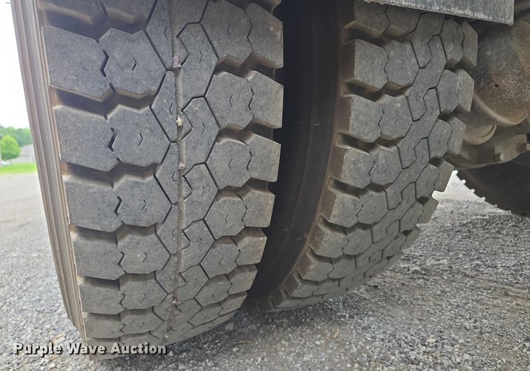 image for item EF1557 2003 Freightliner FL80 hook lift truck