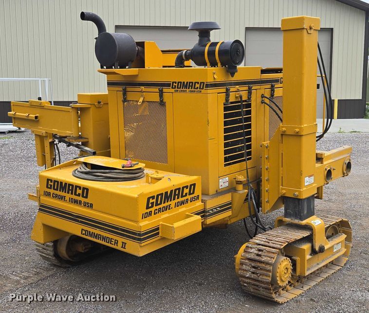 image for item EF1558 Gomaco GT-6200 slipform paver