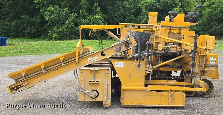 image for item EF1558 Gomaco GT-6200 slipform paver