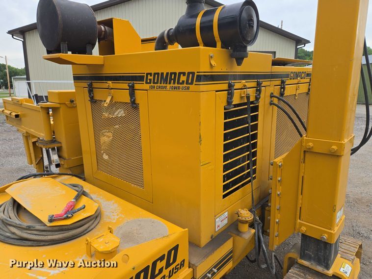 image for item EF1558 Gomaco GT-6200 slipform paver