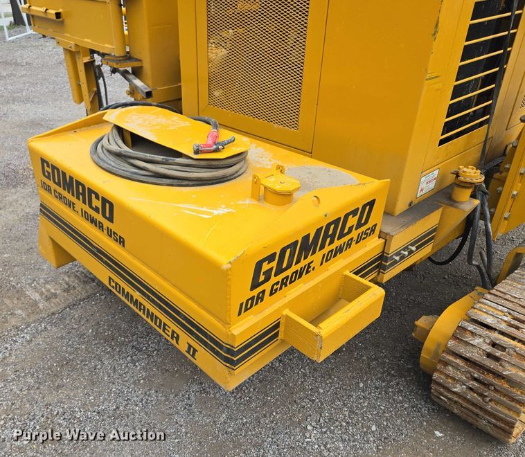 image for item EF1558 Gomaco GT-6200 slipform paver