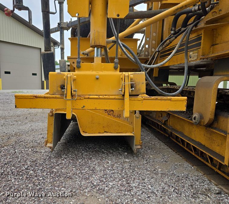 image for item EF1558 Gomaco GT-6200 slipform paver