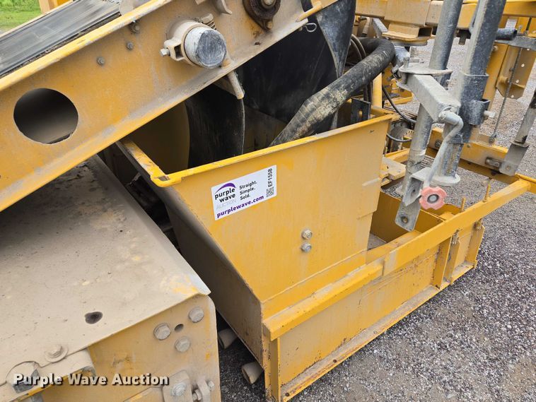 image for item EF1558 Gomaco GT-6200 slipform paver