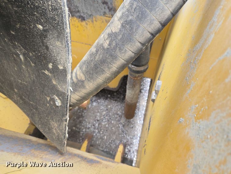 image for item EF1558 Gomaco GT-6200 slipform paver