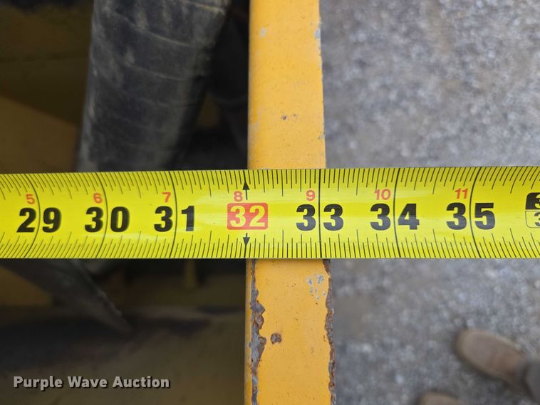 image for item EF1558 Gomaco GT-6200 slipform paver