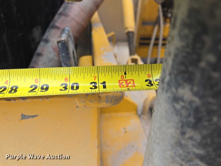 image for item EF1558 Gomaco GT-6200 slipform paver