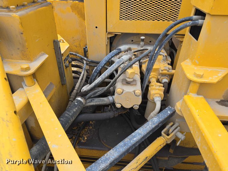 image for item EF1558 Gomaco GT-6200 slipform paver