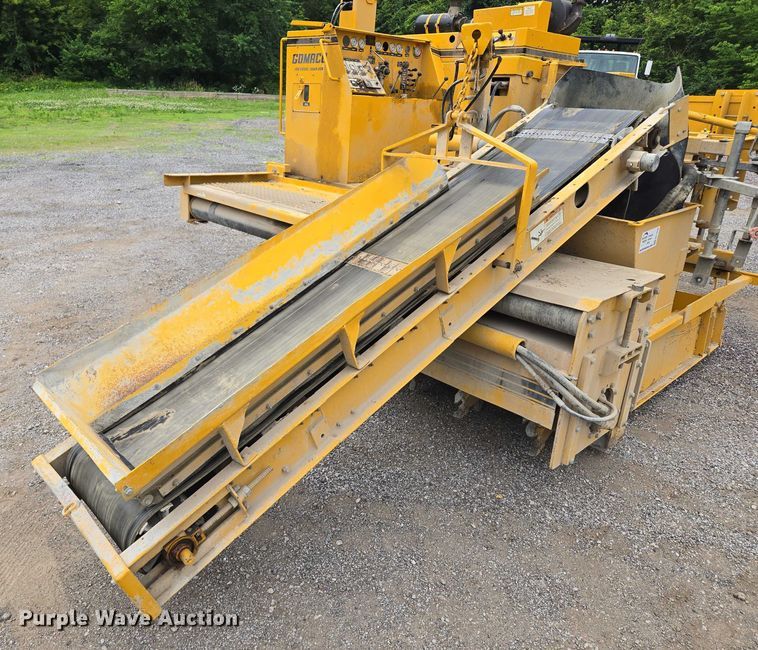 Gomaco GT-6200 slipform paver in Excelsior Springs, MO