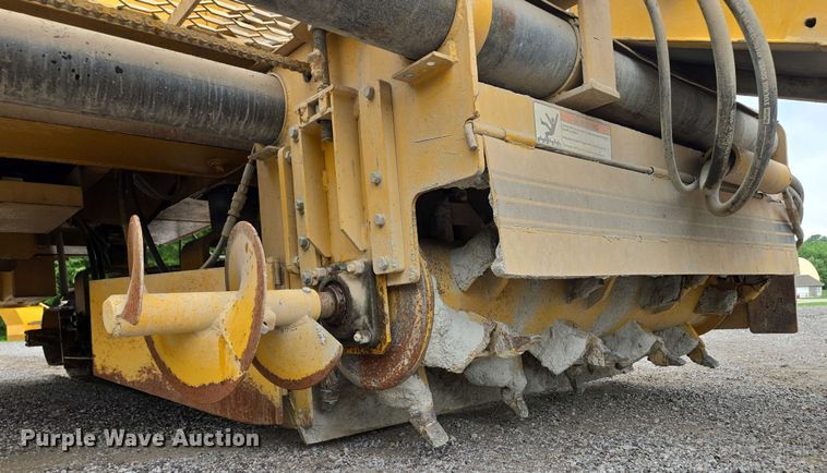 image for item EF1558 Gomaco GT-6200 slipform paver