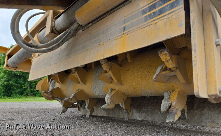 image for item EF1558 Gomaco GT-6200 slipform paver