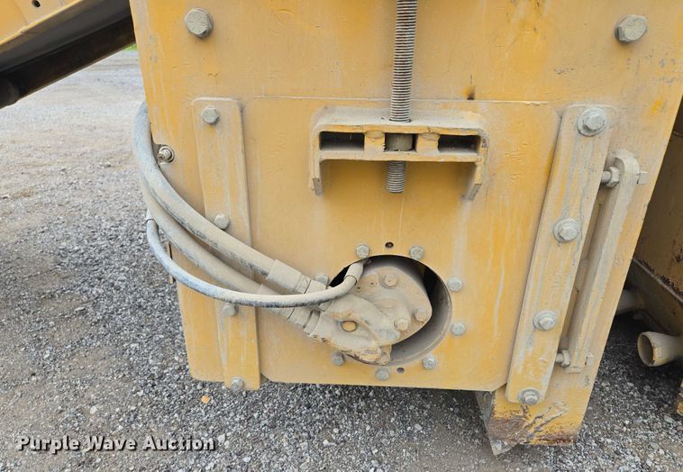 image for item EF1558 Gomaco GT-6200 slipform paver