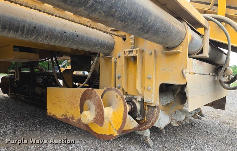 image for item EF1558 Gomaco GT-6200 slipform paver