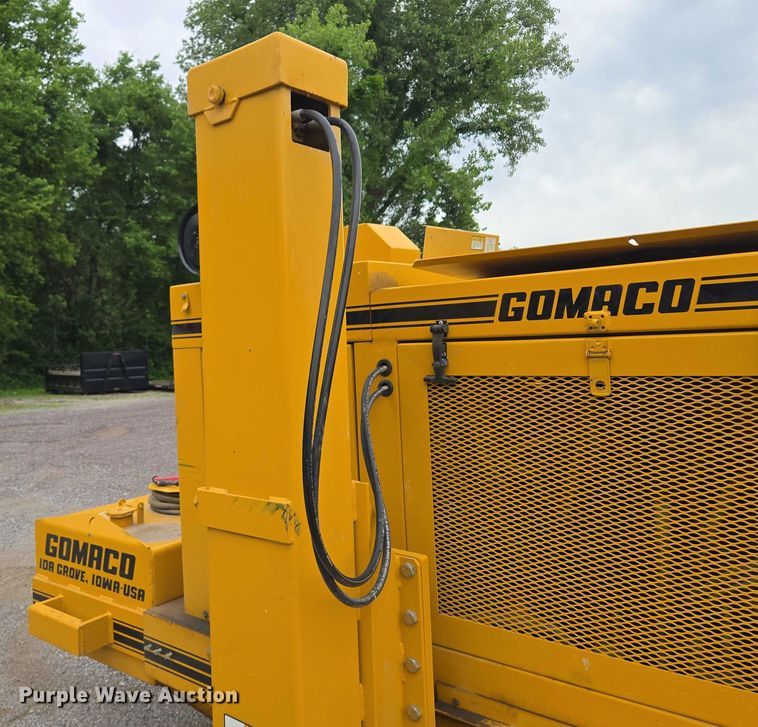 image for item EF1558 Gomaco GT-6200 slipform paver