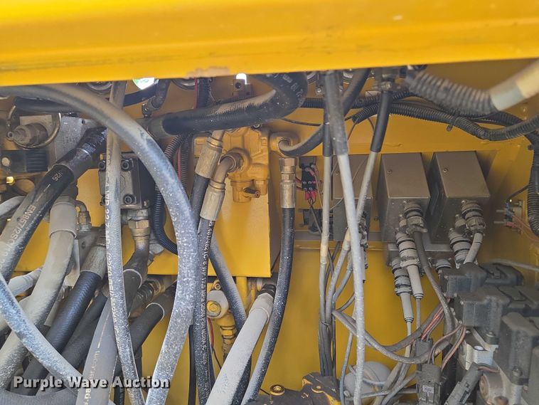 image for item EF1558 Gomaco GT-6200 slipform paver