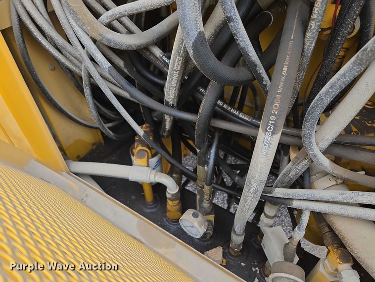 image for item EF1558 Gomaco GT-6200 slipform paver