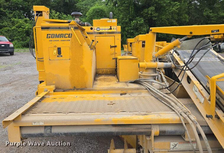 image for item EF1558 Gomaco GT-6200 slipform paver