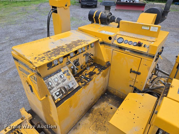 image for item EF1558 Gomaco GT-6200 slipform paver