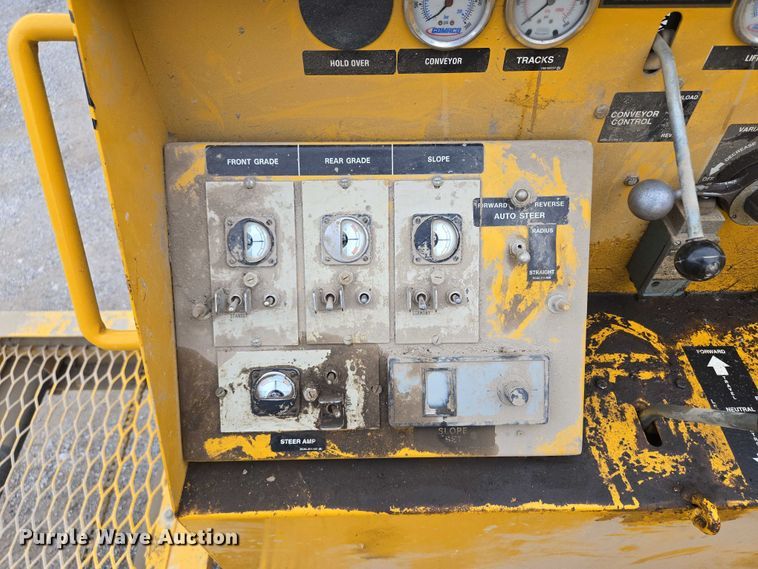 image for item EF1558 Gomaco GT-6200 slipform paver