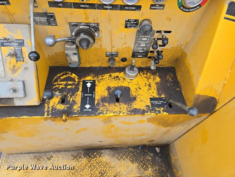 image for item EF1558 Gomaco GT-6200 slipform paver