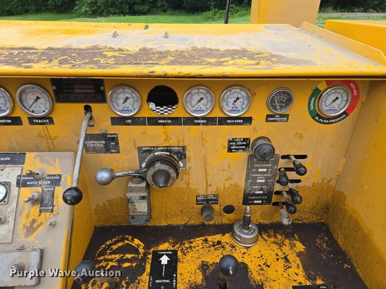 image for item EF1558 Gomaco GT-6200 slipform paver