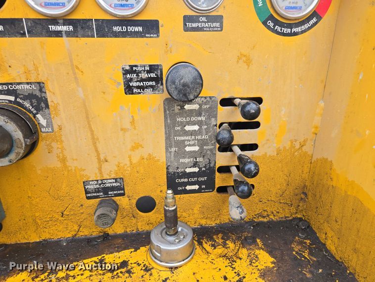 image for item EF1558 Gomaco GT-6200 slipform paver