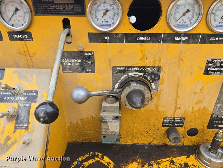 image for item EF1558 Gomaco GT-6200 slipform paver