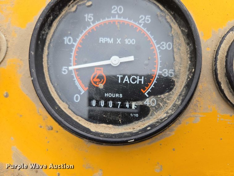 image for item EF1558 Gomaco GT-6200 slipform paver