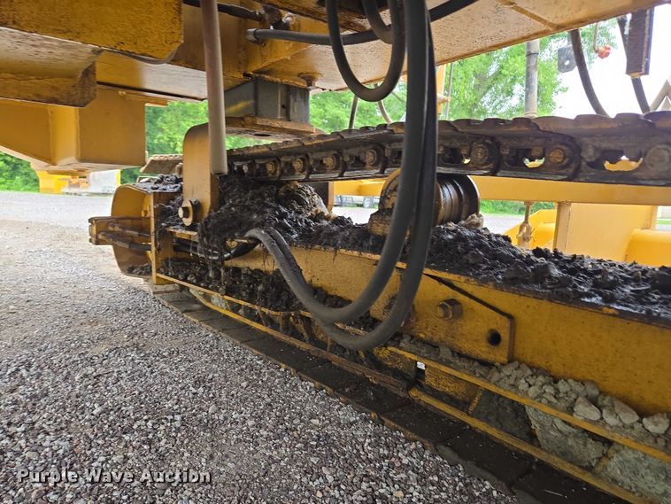 image for item EF1558 Gomaco GT-6200 slipform paver