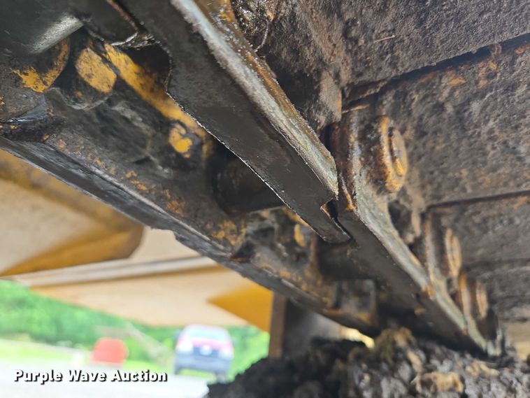 image for item EF1558 Gomaco GT-6200 slipform paver