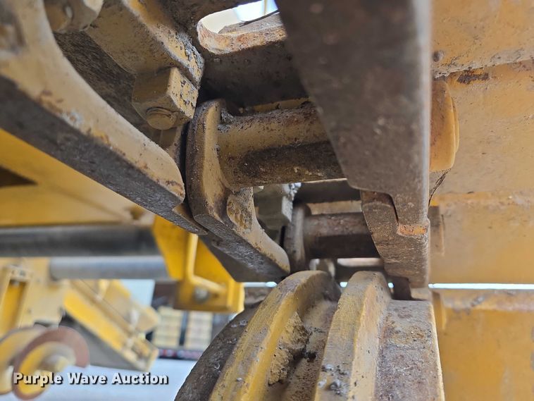 image for item EF1558 Gomaco GT-6200 slipform paver