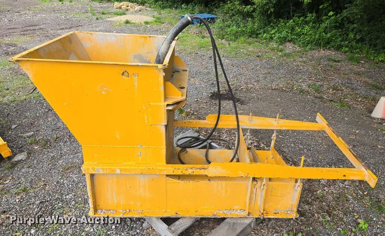 image for item EF1558 Gomaco GT-6200 slipform paver