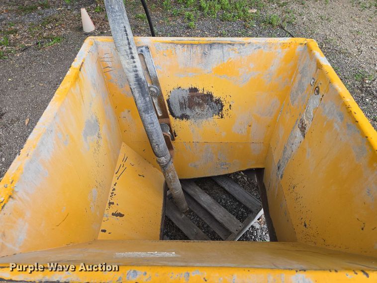 image for item EF1558 Gomaco GT-6200 slipform paver