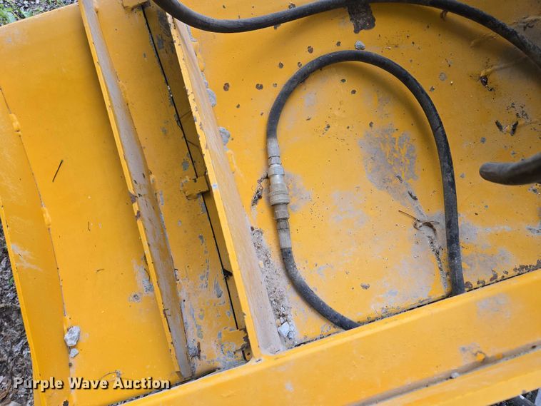 image for item EF1558 Gomaco GT-6200 slipform paver