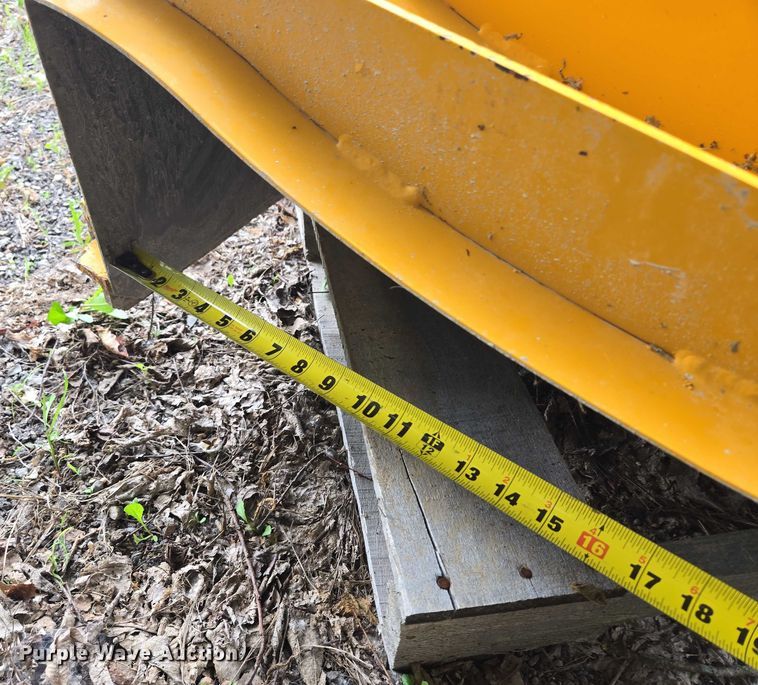 image for item EF1558 Gomaco GT-6200 slipform paver