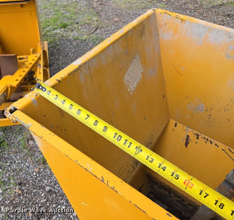 image for item EF1558 Gomaco GT-6200 slipform paver