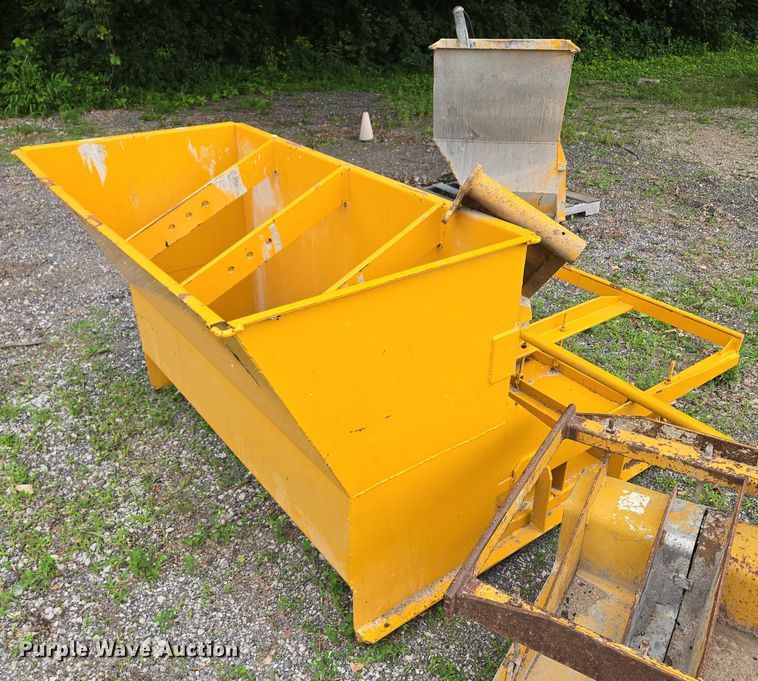 image for item EF1558 Gomaco GT-6200 slipform paver