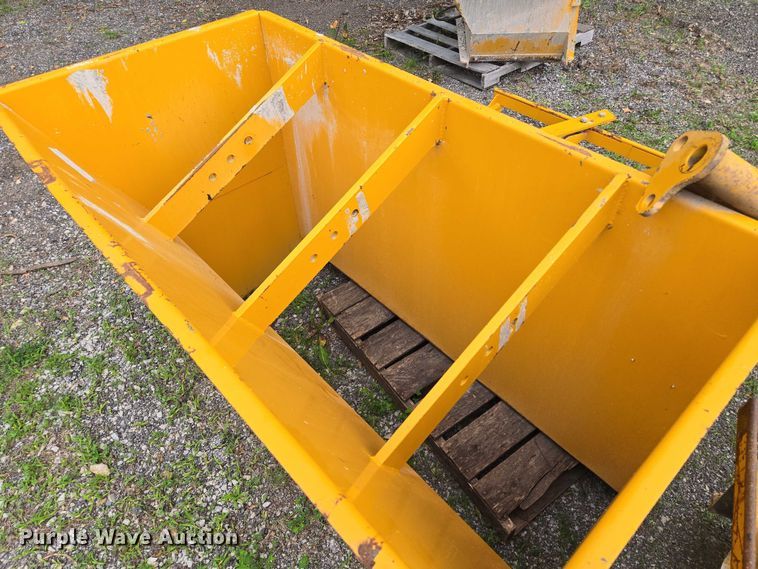 image for item EF1558 Gomaco GT-6200 slipform paver