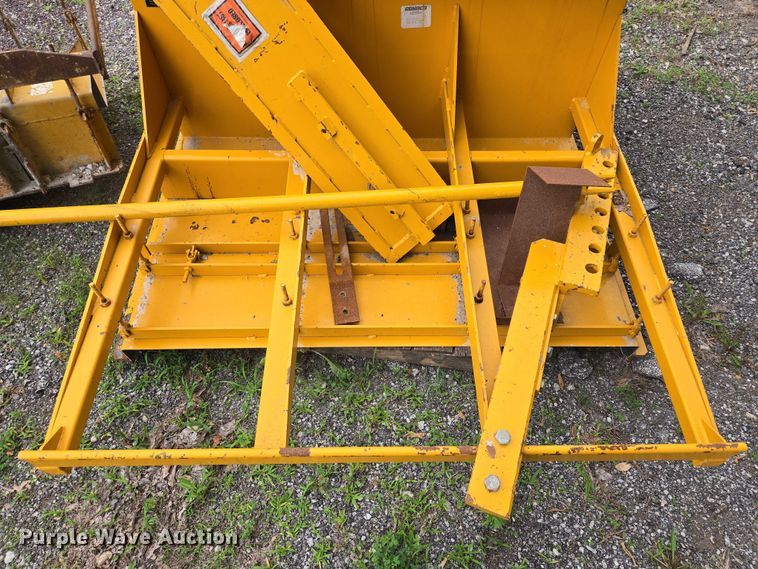 image for item EF1558 Gomaco GT-6200 slipform paver