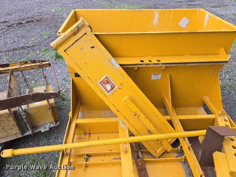 image for item EF1558 Gomaco GT-6200 slipform paver